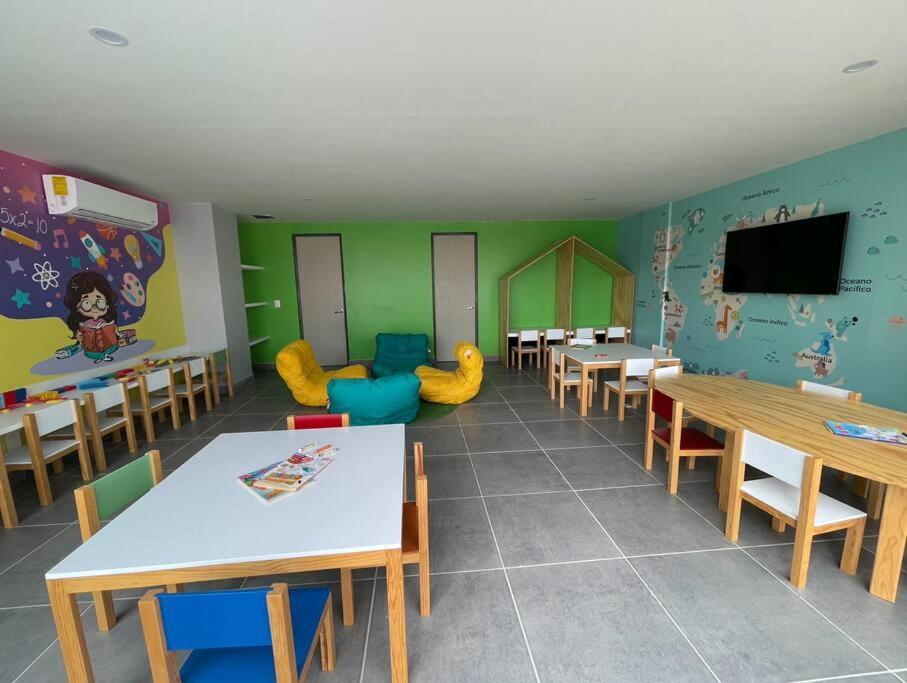 Depa Boho Al Sur Pet Friendly Piscina Gym Sala De Cine Leilighet Guadalajara Eksteriør bilde