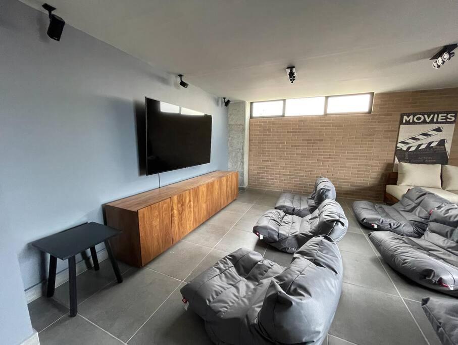 Depa Boho Al Sur Pet Friendly Piscina Gym Sala De Cine Leilighet Guadalajara Eksteriør bilde